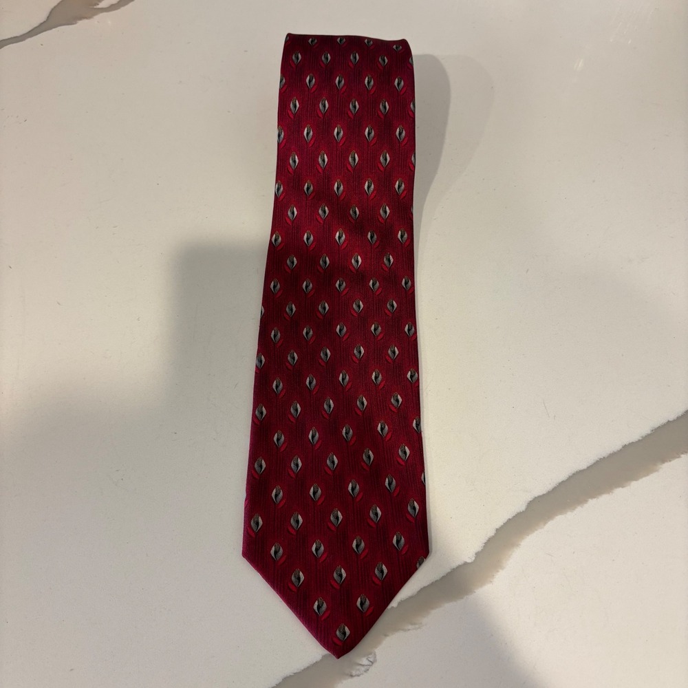 Studio S Mens Silk Necktie Burgundy Red Geometric Teardrop Pattern Hand Sewn USA